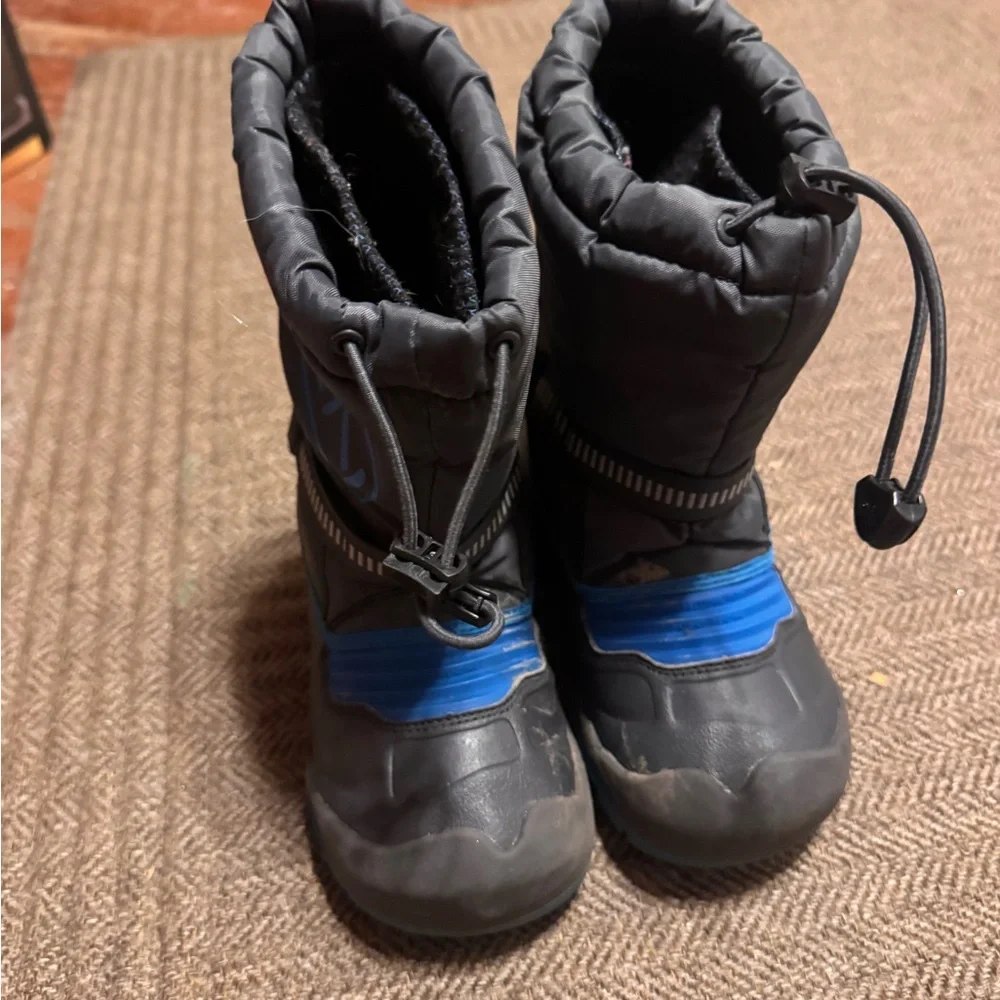 KEEN Kids Snow Troll toddler size 11